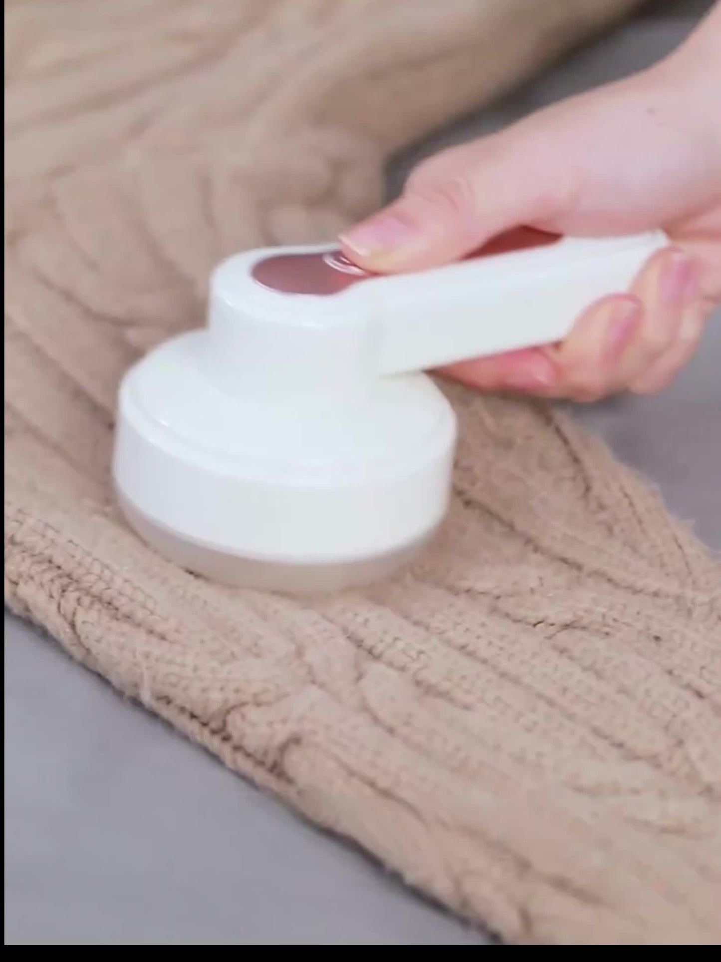 USB Rechargeable Lint Remover with Cleaning Brush