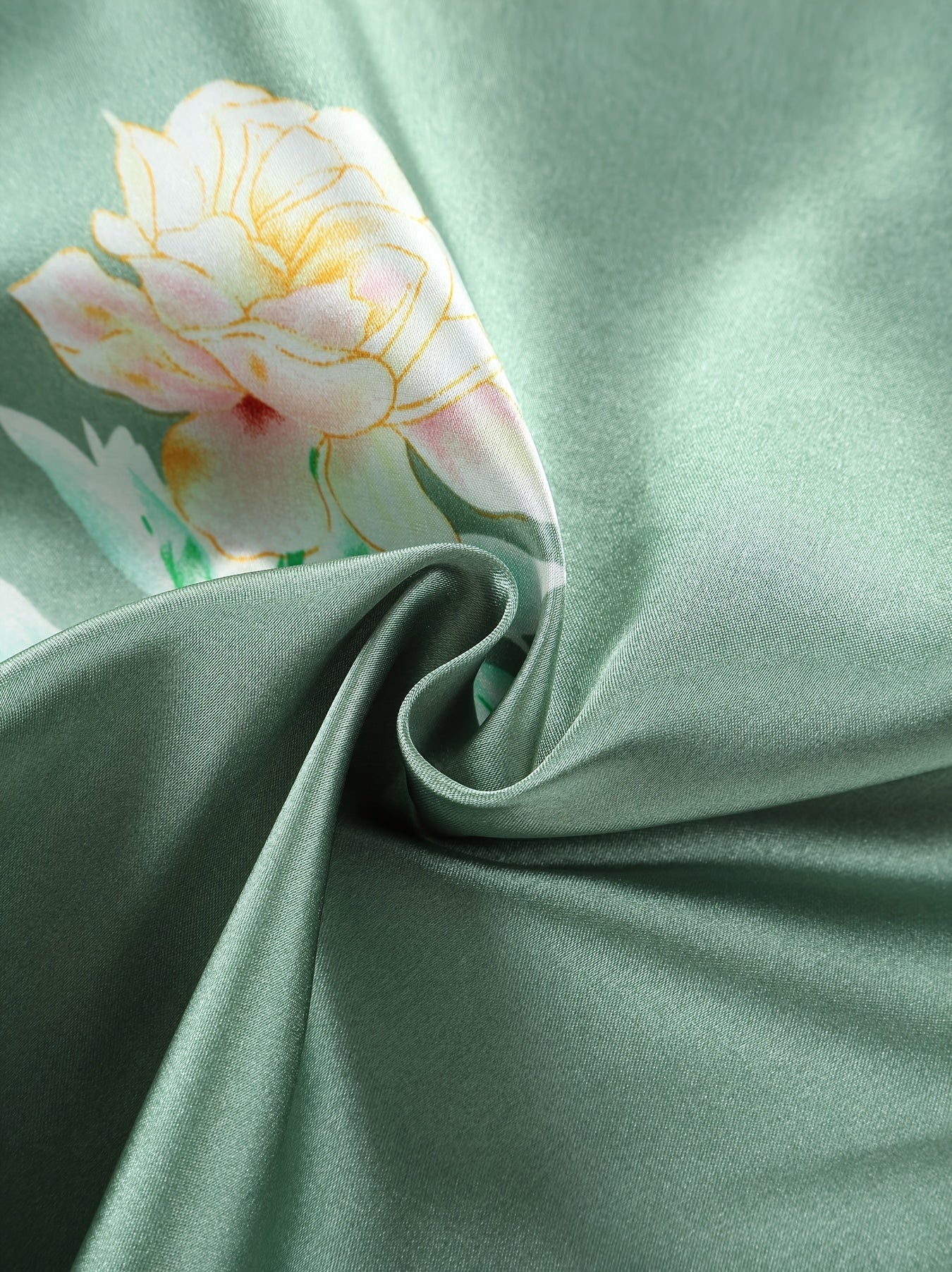 New Youngsters's Pajamas with Green Flower Print