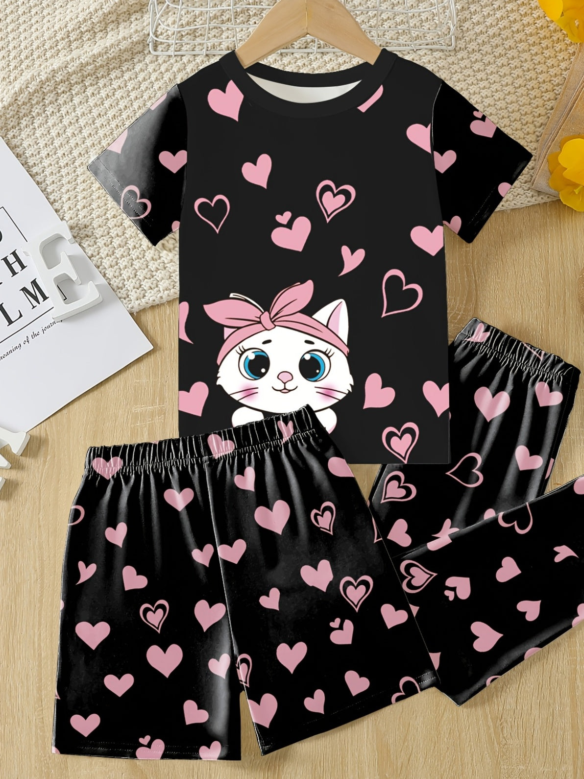 A Three-Piece Set of Pajamas for Girls